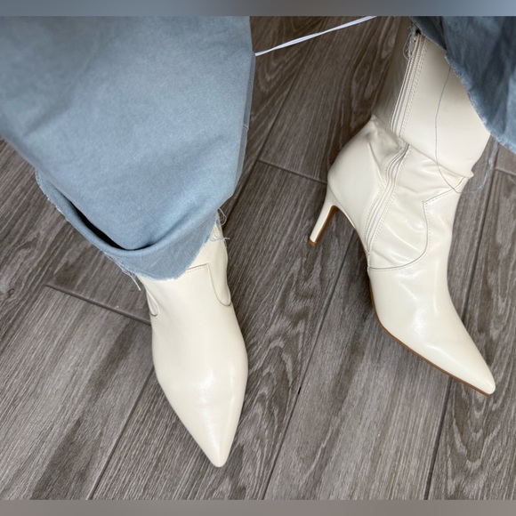 Nine West|White faux leather pointy calf boots w skinny heel,NWT,Size 10••Trendy - Picture 6 of 14